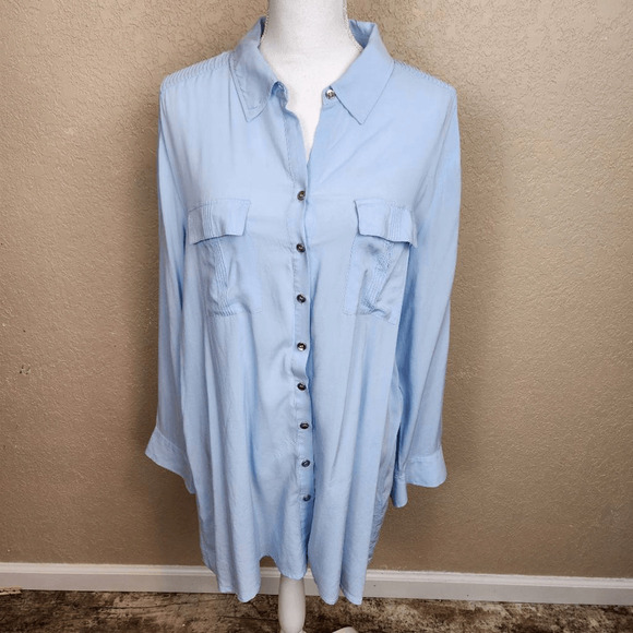 Chico's Tops - Chico's Light Blue Button Down Pleated Pocket Shirt Size 2 (Large) 7124